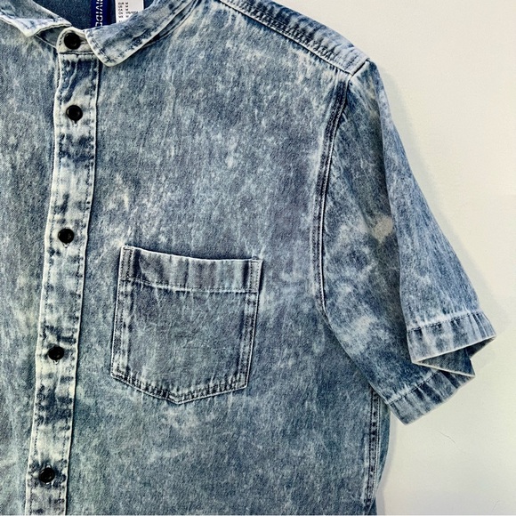 (M) Divided Shirt Short Sleeve denim casual - Picture 2 of 5